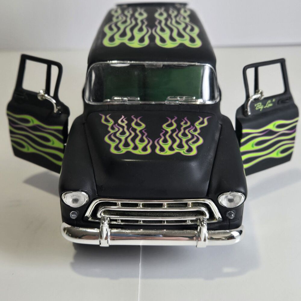 Road Rats Chop Shop 1957 Chevy Suburban 1:24 Jada Toys